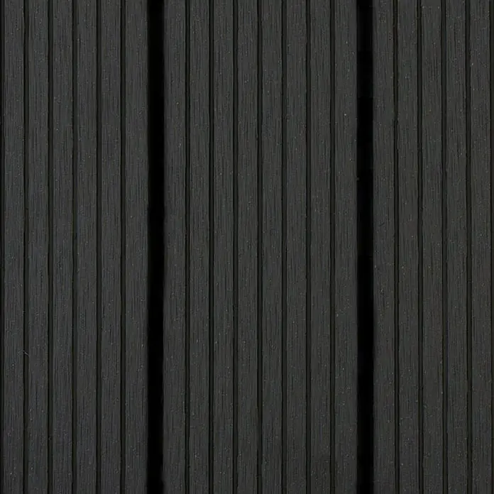 Floordirekt Klickfliese WPC Royal 30 x 60 cm Anthrazit 6er-Set - 60 x 30 x 2,2 cm, 6 Stk. - Nahaufnahme von schwarzen Terrassendielen mit gerillter Oberfläche, die ein modernes und robustes Aussehen bieten.