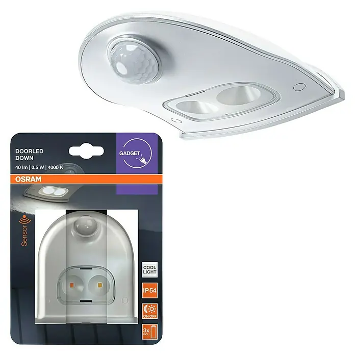 Ledvance LED-Türlicht Down - Weiß, Batteriebetrieben, 102,5 x 92,4 x 36,5 mm - Das Bild zeigt eine Osram DoorLED Down Außenleuchte mit Bewegungssensor und Verpackung. Die Leuchte ist weiß und hat eine moderne Optik.