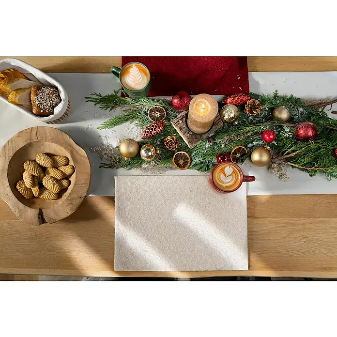 Tisch-Set - 1 Stk., Sortiert, 28 x 38 cm - Weihnachtliche Tischdekoration mit Gebäck, Brot, Kaffee und einer Kerze, die eine warme und festliche Atmosphäre schafft.