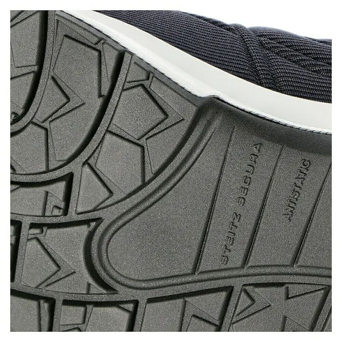 Steitz Secura Sicherheitshalbschuh CP 4300 SF - Schuhgröße: 48, S3 - Nahaufnahme der Sohle eines Steitz Secura Sicherheitsschuhs mit Antistatik-Funktion und ausgeprägtem Profil für sicheren Halt.