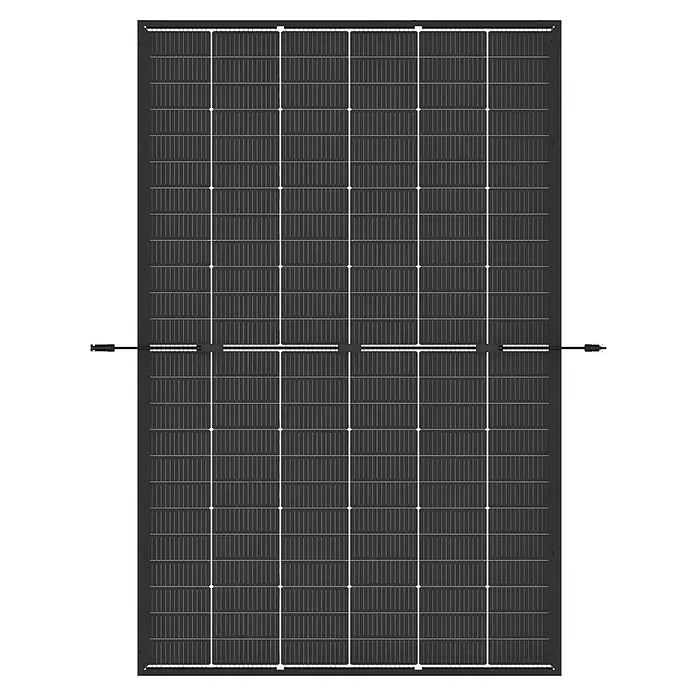 Trina Solarmodul TSM-445 NEG9RC.27 - 0% MwSt. gem. § 12 Abs. 3 UStG - Bifazial, 445 W, L x B x H: 176,2 x 113,4 x 2 cm - Schwarzes Solarmodul mit vielen kleinen Zellen, die durch dünne Linien getrennt sind und in einem schwarzen Rahmen sitzen.
