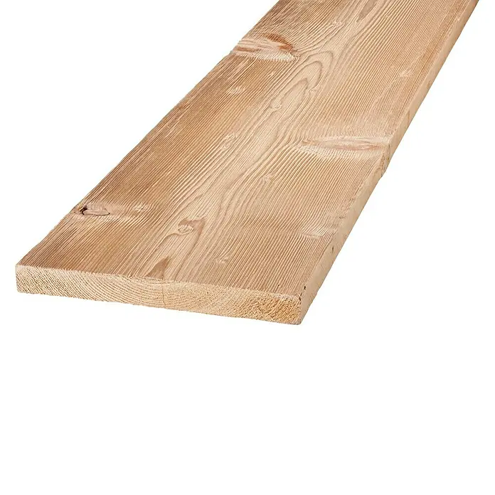 Massivholzbrett Tiroler Fichte - Fichte, 80 x 19,8 x 2,2 cm, Gebürstet - Nahaufnahme eines hellbraunen Holzbretts mit sichtbarer Maserung vor schwarzem Hintergrund.