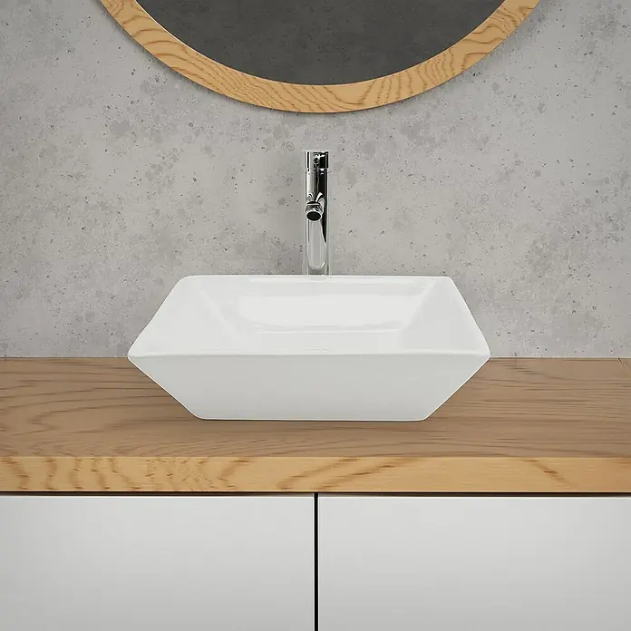 LuxeBath Aufsatzwaschbecken Waschtisch aus Keramik für Badezimmer / Gäste-WC - Ohne Spezialglasur, Weiß - Modernes Badezimmerwaschbecken aus Keramik in Weiß. Das Waschbecken ist rechteckig mit abgerundeten Kanten und wird durch einen schlanken Wasserhahn ergänzt.