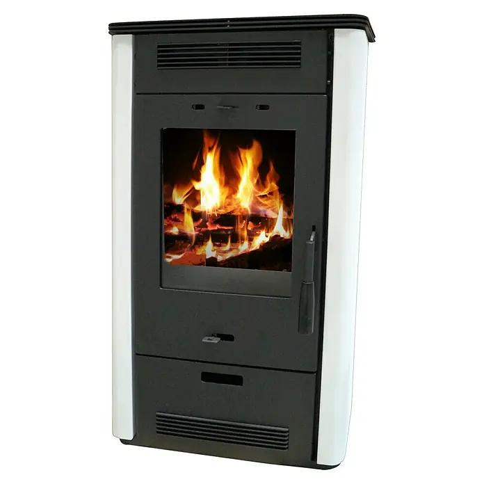 Firefix Kaminofen Etna 2.0 - L x B x H: 42,5 x 53,6 x 97 cm, Stahl, Weiß - Ein moderner Kaminofen mit Sichtfenster, in dem ein warmes Feuer brennt, ideal für gemütliche Winterabende und effizientes Heizen.