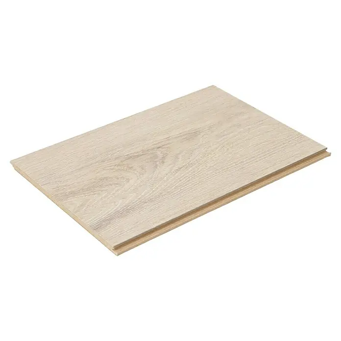 Egger Laminatmuster NatureSense - 297 x 193 x 8 mm, Landhausdiele, Parkett Eiche - Dieses Bild zeigt ein einzelnes Laminatbrett in einer hellen Holzoptik. Das Laminatbrett liegt diagonal auf einem schwarzen Hintergrund.