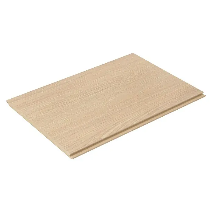 Egger Laminatmuster NatureSense Aqua - 297 x 193 x 8 mm, Landhausdiele, Victoria Eiche natur - Ein einzelnes, helles Holzpaneel mit einer dezenten Maserung, ideal für Wand- oder Deckenverkleidungen.