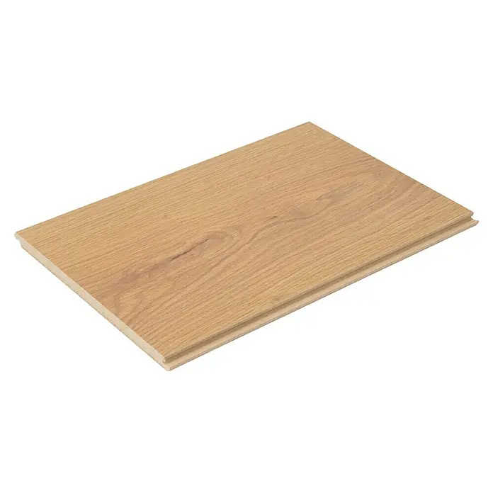 Egger Laminatmuster NatureSense Aqua - 297 x 193 x 10 mm, Landhausdiele, Pinot Eiche honig - Detailaufnahme einer einzelnen hellen Holzdiele mit deutlicher Maserung und Nut-Feder-System für einfache Verlegung.