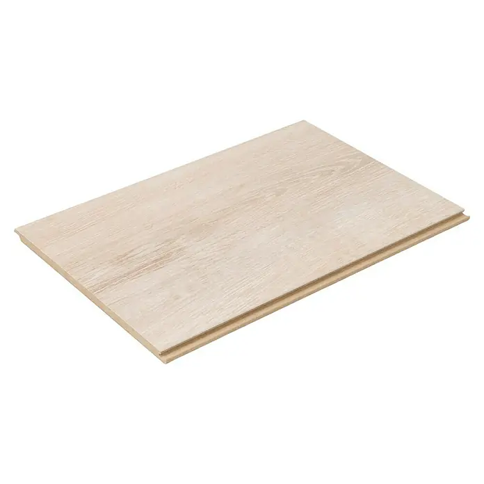 Egger Laminatmuster NatureSense Aqua - 297 x 193 x 8 mm, Landhausdiele, Melba Eiche beige - Nahaufnahme einer einzelnen hellen Holzbodenfliese, die die Maserung und das Verriegelungssystem hervorhebt.\n