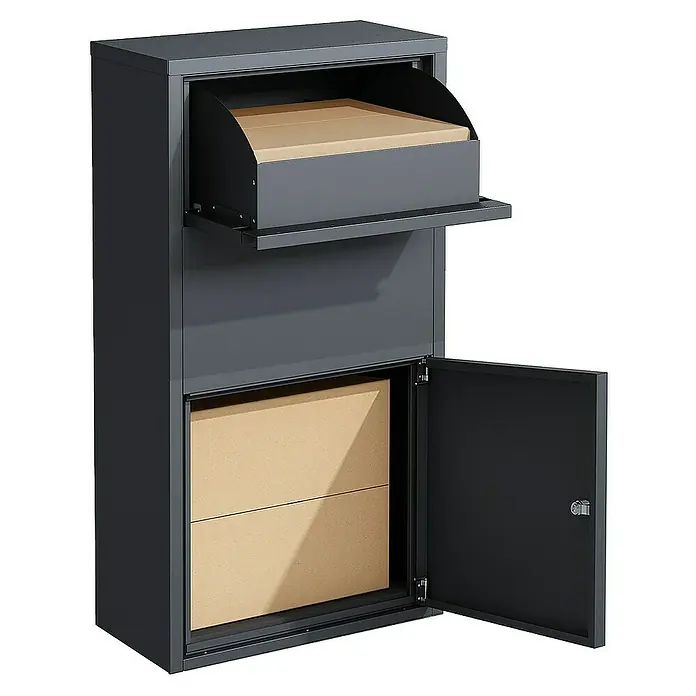 Floordirekt Paketbox Clement mit Klappsystem und Schloss - L x B x H: 22 x 44 x 82 cm, Anthrazit, Stahl, Paketfach - Das Bild zeigt einen grauen Paketbriefkasten mit zwei Fächern, wobei das obere Fach teilweise geöffnet und mit einem Paket gefüllt ist.