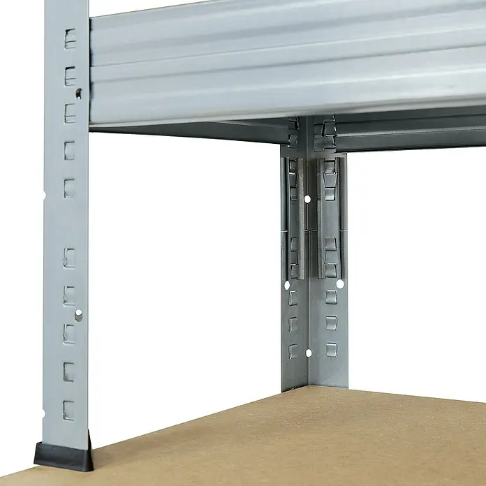 shelfplaza Schwerlastregal PRO - H x B x T: 190 x 80 x 60 cm, Traglast pro Boden: 200 kg, Stecken, verzinkt - Nahaufnahme eines Schwerlastregals mit Metallrahmen und Holzböden, ideal für Lager und Werkstatt.