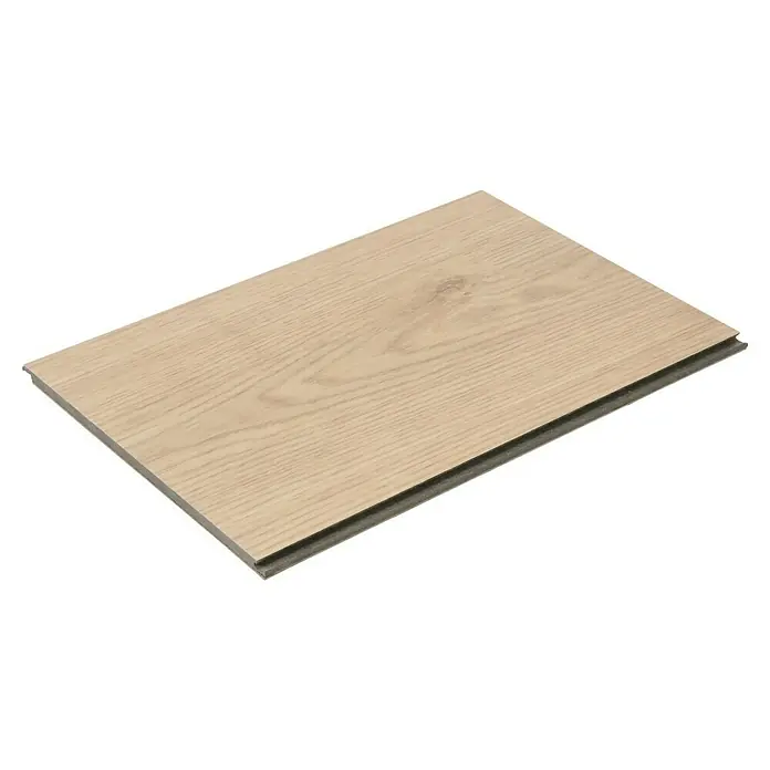 Egger Laminatmuster Aquadura+ - 297 x 193 x 7,5 mm, Landhausdiele, Berdal Eiche hellbraun - Nahaufnahme eines einzelnen Laminatdielenstücks in heller Holzoptik mit sichtbaren Klickverbindungen.