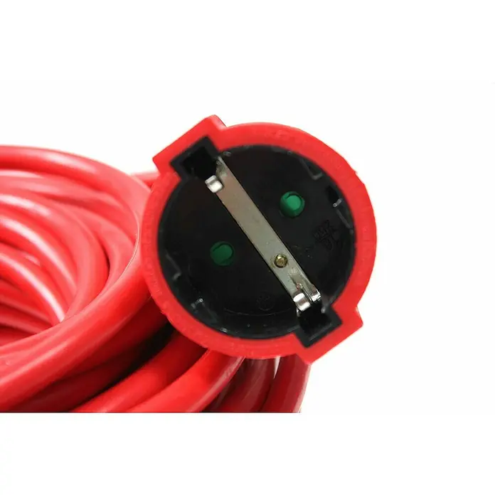 as-schwabe Verlängerungskabel H05VV-F 3G1,5 - 25 m, Rot, IP20, H05VV-F - Nahaufnahme eines roten Verlängerungskabels mit Eurostecker, das sich durch seine hohe Qualität und die leuchtende Farbe auszeichnet.