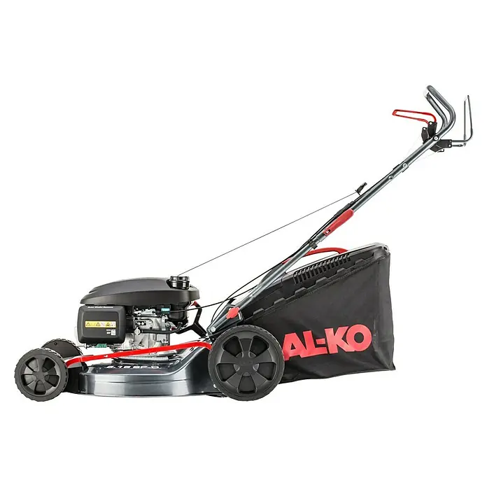AL-KO Powered by Honda Benzin-Rasenmäher Easy 5.16 mit Honda Motor - 2,7 kW - 3,1 kW, 145 cm³, Schnittbreite: 51 cm, Honda - Bild einer AL-KO Benzin-Rasenmähers mit Grasfangkorb, seitliche Ansicht auf schwarzem Hintergrund. Praktisch und leistungsstark!