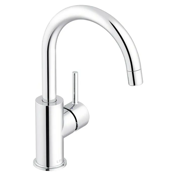 Lenz Waschtischarmatur Moana - Höhe: 24,5 cm, Ausladung Armatur: 171 mm, Chrom, Glänzend - Nahaufnahme eines eleganten Chrom-Wasserhahns mit gebogenem Auslauf und Hebelgriff, der ein modernes Baddesign verkörpert.