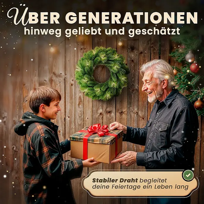 ArtiTree Adventskranz Spritzguss - Durchmesser: 80 cm - Ein Junge überreicht einem älteren Mann eine Geschenkbox mit Schleife vor dem Hintergrund eines hölzernen Hauses.