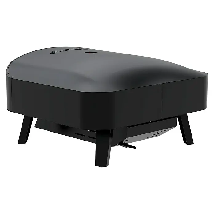 Cozze Pizzaofen Black Edition - Grillfläche (B x T): 60 x 60 cm - Ansicht eines schwarzen, tragbaren Pizzaofens mit dem Markennamen "Ooni" oben, perfekt für Pizza im Freien.