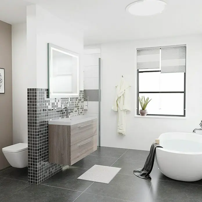 Camargue Espacio Badmöbel-Set i37 - 100 cm, Faro - Ein modernes Badezimmer mit einem Waschtisch mit zwei Schubladen, einem beleuchteten Spiegel und einer freistehenden Badewanne.
