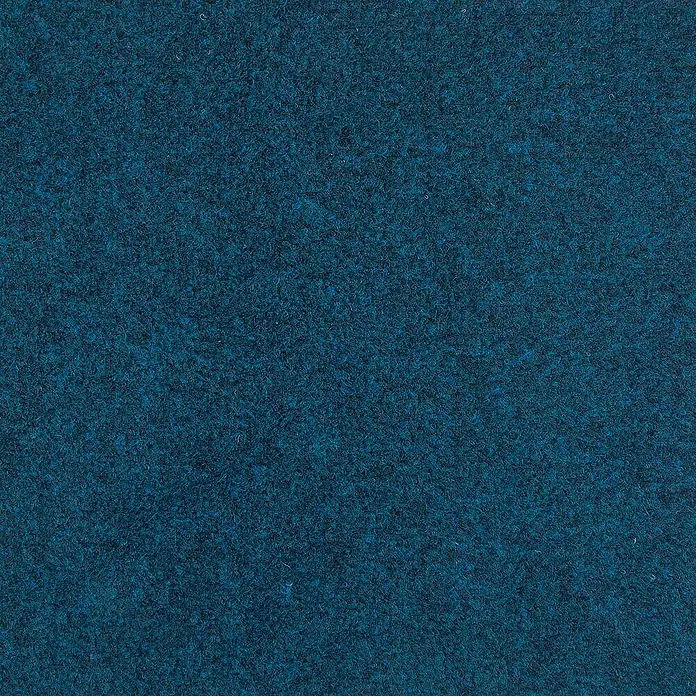 Bricoflor Teppichfliese - Breite: 50 cm, Nadelfilz, Polypropylen, blau - Detailaufnahme eines strukturierten, marineblauen Teppichs, der eine dichte und weiche Textur aufweist.\n