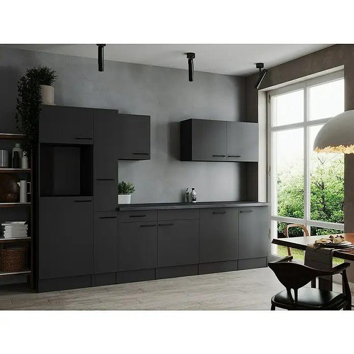 Respekta Olivia Küchenleerblock - Breite: 310 cm, Grau, Ohne Elektrogeräte, Schwarze Griffe - Elegante, graue Küche mit modernen Schränken und Regalen, ergänzt durch Holzböden und stilvolle Beleuchtung. Ideal für zeitgemäße Wohnräume.
