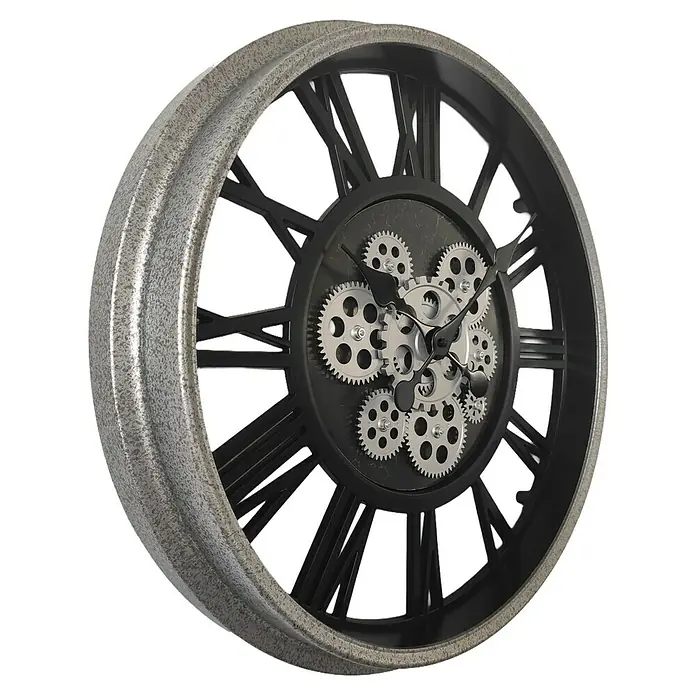 Globo Wanduhr Albine - Schwarz, Durchmesser: 50,8 cm - Detailaufnahme einer Wanduhr im Industrie-Stil mit Zahnrädern und römischen Ziffern. Ein dekoratives Element für Ihr Zuhause.