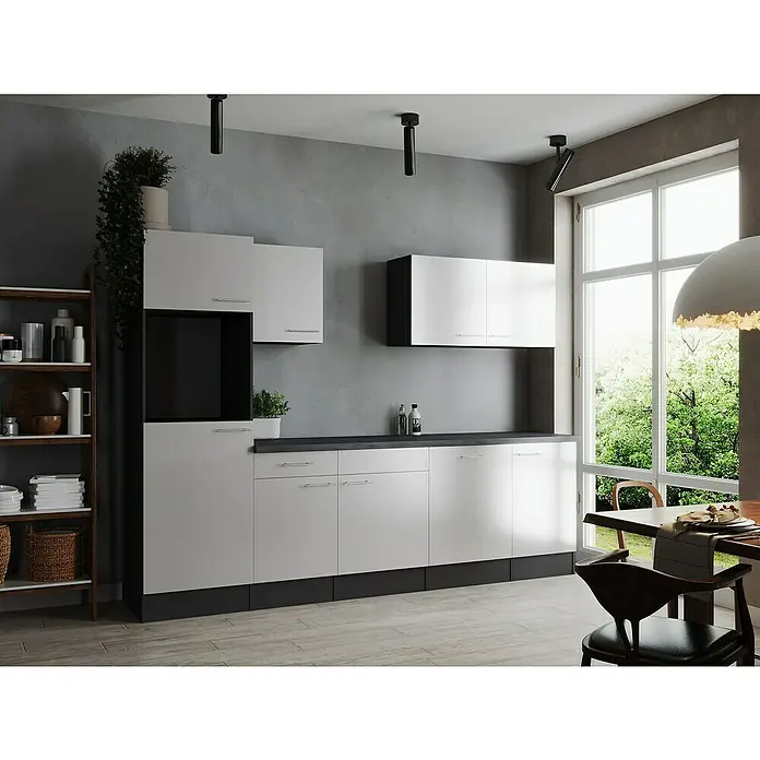 Respekta Olivia Küchenleerblock - Breite: 280 cm, Weiß, Ohne Elektrogeräte, Silberne Griffe - Moderne Küche mit weißen Schränken, dunklen Akzenten und viel Tageslicht. Das minimalistische Design sorgt für eine elegante Atmosphäre.