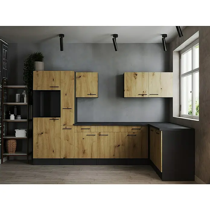 Respekta Olivia Winkelküche - Breite: 310 cm, Artisan Eiche, Ohne Elektrogeräte - Moderne Küche mit hellbraunen Holzschränken und schwarzer Arbeitsplatte unter schwarzen Strahlern, seitlich ein Regal mit Dekoration.