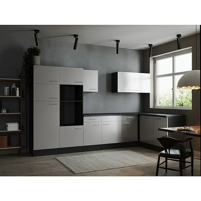 Respekta Olivia Winkelküche - Breite: 340 cm, Weiß, Ohne Elektrogeräte - Moderne Küche mit grauen Schränken, schwarzen Akzenten und einem stilvollen Teppich. Die Beleuchtung sorgt für eine angenehme Atmosphäre.