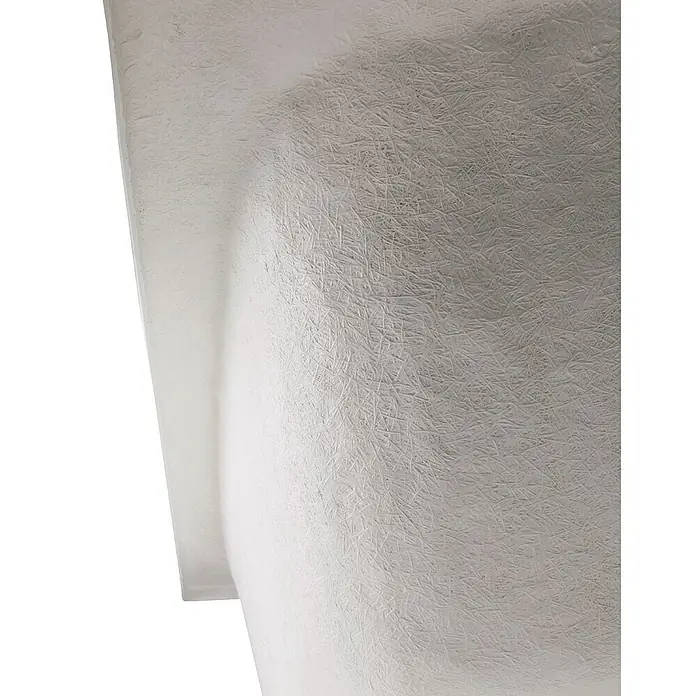 Calmwaters Badewanne Original - Sanitäracryl, Weiß - Nahaufnahme einer stilvollen weißen Badewanne mit auffälliger Textur, perfekt für ein modernes Badezimmerdesign.\n