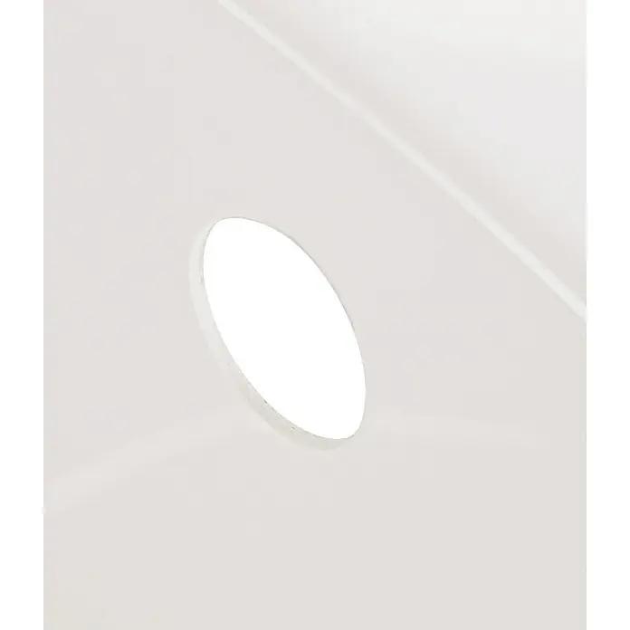 Calmwaters Badewanne Original - Sanitäracryl, Weiß - Nahaufnahme einer weißen Oberfläche mit einem ovalen Ausschnitt, der das darunter liegende Weiß freigibt.