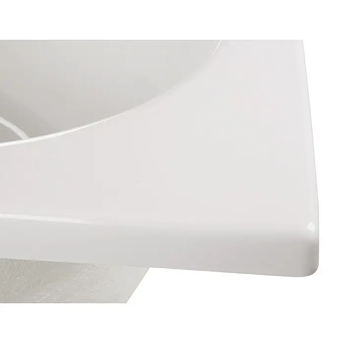 Calmwaters Badewanne Exclusive - Sanitäracryl, Weiß - Nahaufnahme eines weißen Waschbeckens aus Keramik, das Design und Sauberkeit vereint.