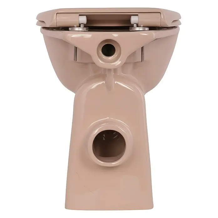 Calmwaters Stand-WC-Set Spülrandlos mit Erhöhung - Spülrandlos, Ohne Spezialglasur, Spülform: Tief, WC Abgang: Waagerecht, Bahamabeige - Detailaufnahme einer cremefarbenen Toilette, die die Keramik und das Design des Sanitärartikels hervorhebt.