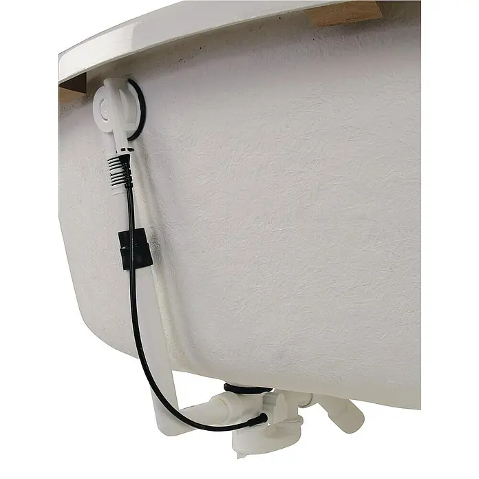 Calmwaters Eckbadewanne Original - Sanitäracryl, Weiß - Detailansicht eines Badewannenablaufsystems mit weißem Kunststoff und schwarzen Akzenten, das Funktionalität und Design vereint.