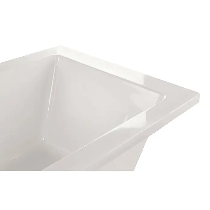 Calmwaters Badewanne Modern Square 2 - Sanitäracryl, Weiß - Detailaufnahme einer glänzend weißen Badewanne, die durch ihr modernes Design und die klaren Linien besticht.
