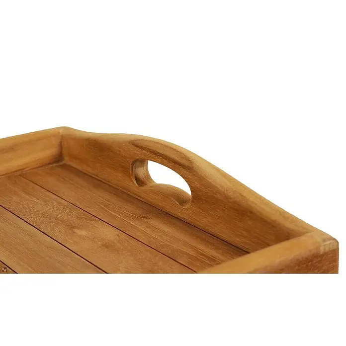 Kai Wiechmann Garten-Beistelltisch - L x B x H: 70 x 35 x 74 cm, Teakholz, Klappbar, Rechteckig, Naturbelassen - Nahaufnahme eines Serviertabletts aus Holz mit Griffen, ideal für den Transport von Speisen und Getränken im Innen- und Außenbereich.