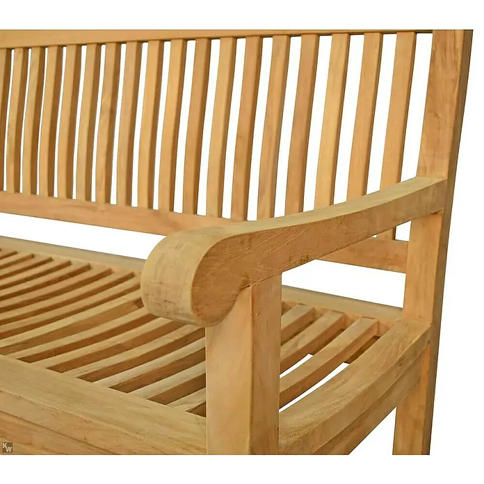 Kai Wiechmann Gartenbank - B x T x H: 110 x 67 x 91 cm, Teak, Naturbelassen - Detailaufnahme einer stilvollen Gartenbank aus Teakholz mit Lattenrost und geschwungenen Armlehnen für entspannte Stunden im Freien.
