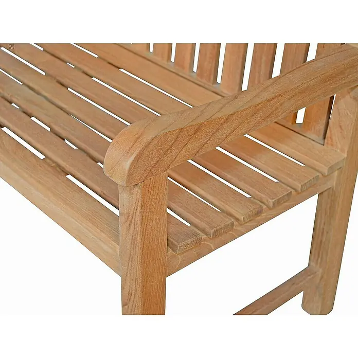 Kai Wiechmann Kinder-Gartenstuhl - Teakholz, Naturbelassen, B x T x H: 80 x 44 x 66 cm - Nahaufnahme einer Gartenbank aus Teakholz, die die natürliche Maserung und robuste Bauweise des Möbelstücks hervorhebt.