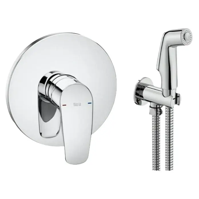 Roca Ducha higiénica inodoro Be Fresh - Cromo, Brillante - Primer plano de un conjunto de bidé Roca cromado, con un mezclador con placa de cubierta redonda y una ducha de mano con manguera, ideal para baños modernos.