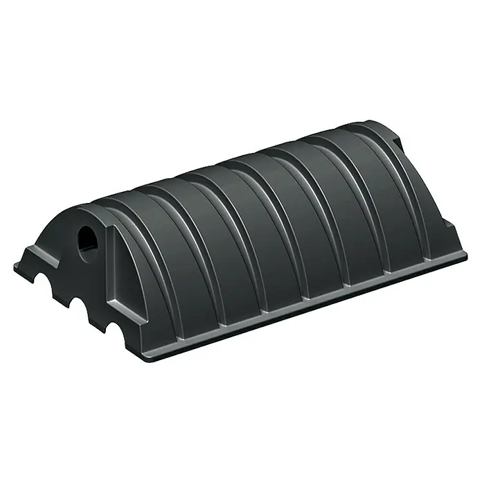 Versickerungsanlage - Passend für: Regenwassertank Unground - Abgebildet ist ein schwarzes, rillenartiges, industrielles Formteil. Es sieht aus wie ein Bauelement für den Außenbereich mit Befestigungslöchern.
