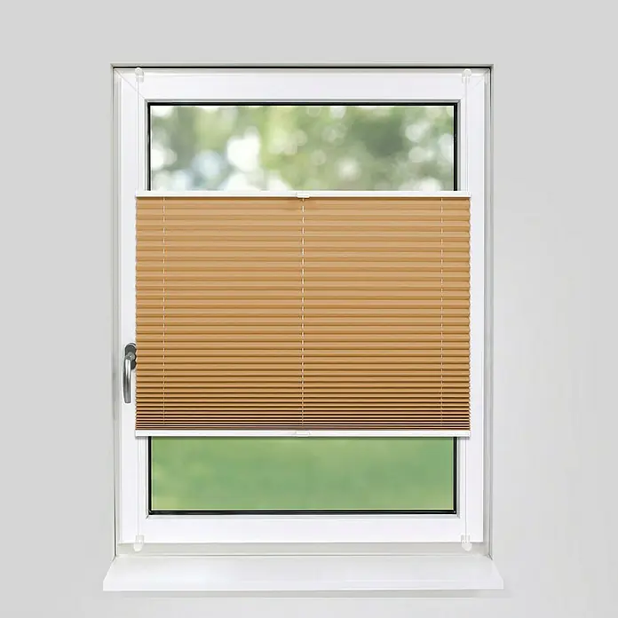 Deco-Raum Plissee ohne Bohren Basic - B x H: 40 x 150 cm, Cappuccino - Fenster mit beigen Plissee-Jalousien, die für Privatsphäre und Lichtsteuerung sorgen.