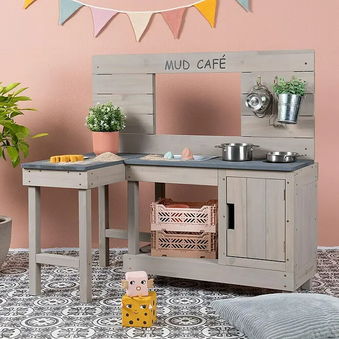 Muddy Buddy Matschküche Coffee Corner - 100 x 60 x 95 cm, Holz, Warmgrau - Hölzerne Matschküche mit Zubehör wie Töpfen und Pflanzen in Töpfen für Kinder zum Spielen im Freien.