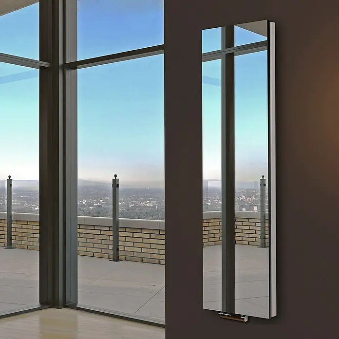 Badheizkörper Mirror - B x H: 470 x 1.800 mm, Nennleistung: 1.964 W, Ohne Handtuchhalter, Spiegel - Modernes Spiegelheizkörper-Design an der Wand, das sowohl Spiegel als auch Heizung in einem bietet. Elegante Raumgestaltung.