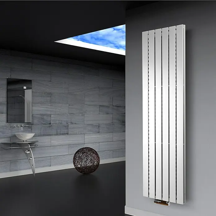 Badheizkörper Peking - B x H: 470 x 1.800 mm, Nennleistung: 1.964 W, Weiß, Ohne Handtuchhalter - Stilvoller, schlanker Heizkörper in einem modernen Badezimmer. Das Design ist minimalistisch und elegant, passend zur Einrichtung.