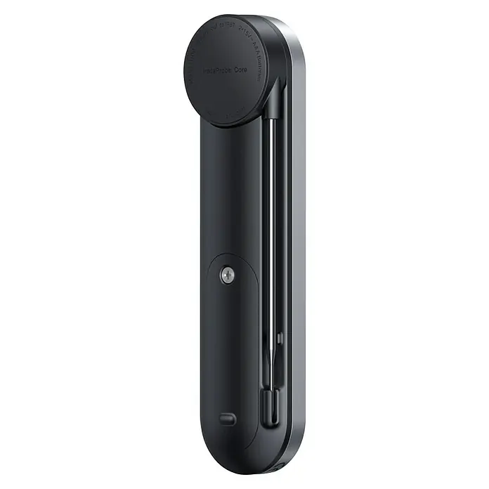 Typhur Einstichthermometer InstaProbe Core - Messbereich: -49,9°C-299,9°C - Nahaufnahme eines InstaProbe Core Fleischthermometers, das wasserdicht nach IP67 ist und zwei AAA-Batterien benötigt, ideal für präzises Kochen.