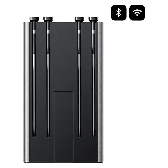Typhur Grill-Thermometer Sync Quad - 5 -tlg., Kabellos; Verbindung via Bluetooth oder Wi-Fi - Das Bild zeigt ein präzises, digitales Fleischthermometer mit Bluetooth- und WLAN-Funktionalität in einer Ladestation.