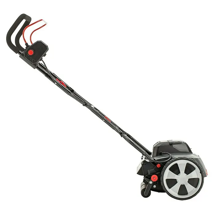 AL-KO 18V/36V Akku-Spindelmäher 38.6 inkl. 4 Ah Akku & Ladegerät - Schnittbreite: 38 cm - Seitenansicht eines Rasenmähers. Der Rasenmäher ist schwarz, grau und rot akzentuiert und hat große Räder.