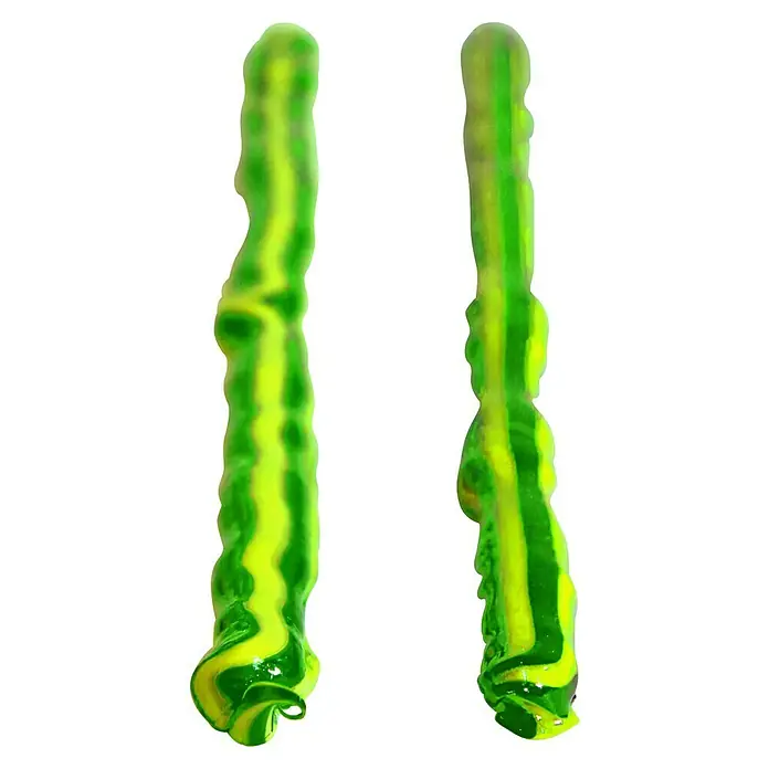 Isover Vario Dichtstoff Doublefit+ - 310 ml - Zwei farbenfrohe, spiralförmige Lutscher in Gelb- und Grüntönen, die an eine köstliche und verspielte Süßigkeit erinnern.