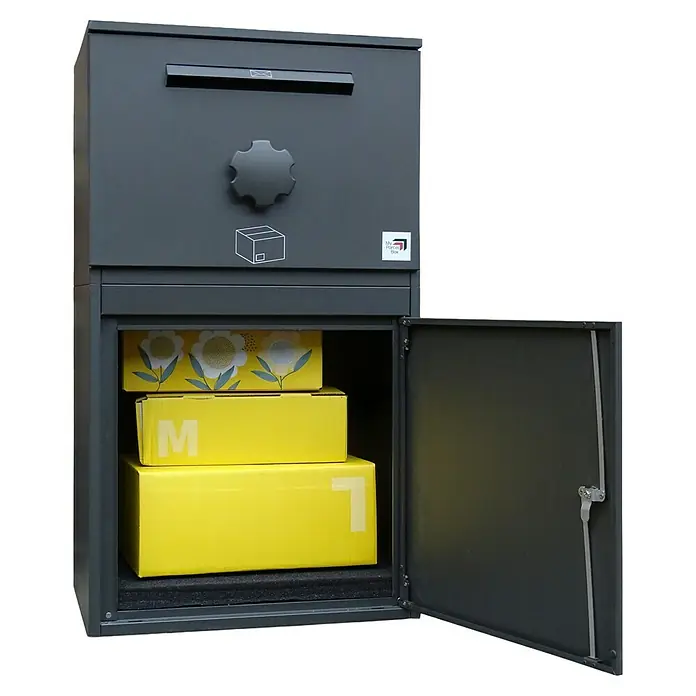 My Parcel Box Paketbox - L x B x H: 48 x 60 x 110 mm, Grau, Stahl, Fassungsvermögen: 62 l - Produktfoto eines grauen Paketkastens mit geöffneter Tür und mehreren gelben Paketen darin.