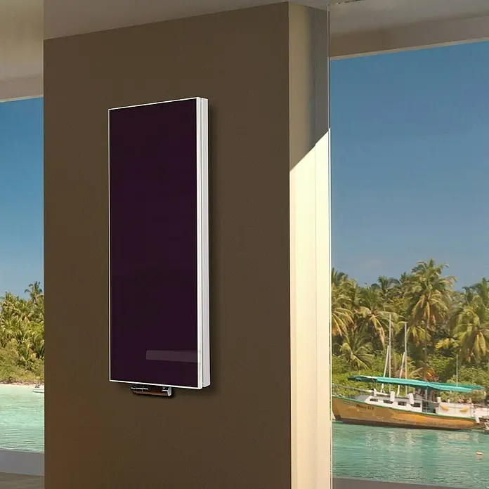 Badheizkörper Montevideo - B x H: 470 x 1.200 mm, Nennleistung: 1.458 W, Violett, Ohne Handtuchhalter - Elegante Infrarotheizung mit schlankem Design. Die Heizung ist an einer Wand montiert und bietet effiziente Wärme und modernes Aussehen.