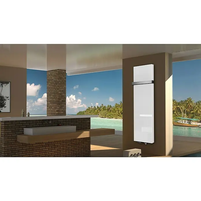 Badheizkörper Montevideo - B x H: 470 x 1.800 mm, Nennleistung: 1.964 W, Weiß, 1 x Halter 50mm - Moderner weißer Handtuchwärmer im luxuriösen Badezimmer mit Blick auf tropisches Meer. Elegantes Design für warme Handtücher und stilvolle Optik.