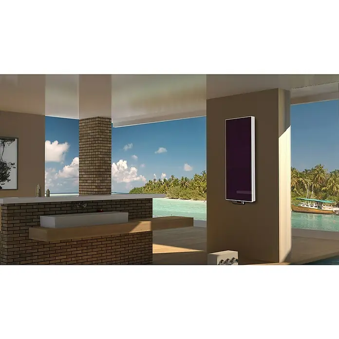 Badheizkörper Montevideo - B x H: 470 x 1.200 mm, Nennleistung: 1.458 W, Violett, Ohne Handtuchhalter - Innenaufnahme eines modernen Badezimmers mit einem eleganten, wandmontierten Infrarot-Heizpaneel, das Wärme und Stil vereint.
